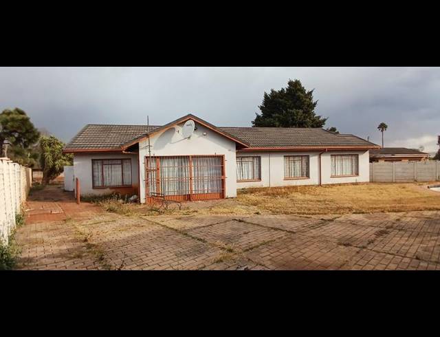 4 BEDROOM HOUSE FOR SALE IN CLAYVILLE